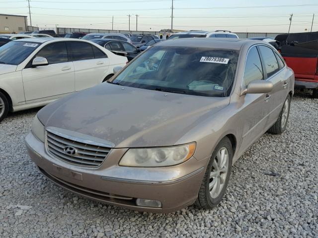 KMHFC46F27A210412 - 2007 HYUNDAI AZERA SE TAN photo 2