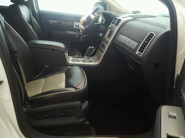 2LMDU88C88BJ07360 - 2008 LINCOLN MKX WHITE photo 5