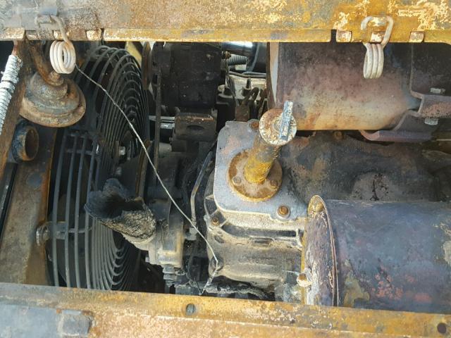 7KG00112 - 1991 CATERPILLAR DOZER D4C YELLOW photo 9