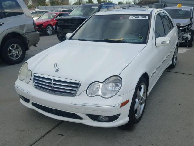 WDBRF52H16F751120 - 2006 MERCEDES-BENZ C GENERATI WHITE photo 2