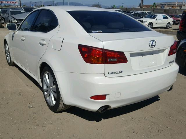 JTHBK262065012621 - 2006 LEXUS IS 250 WHITE photo 3