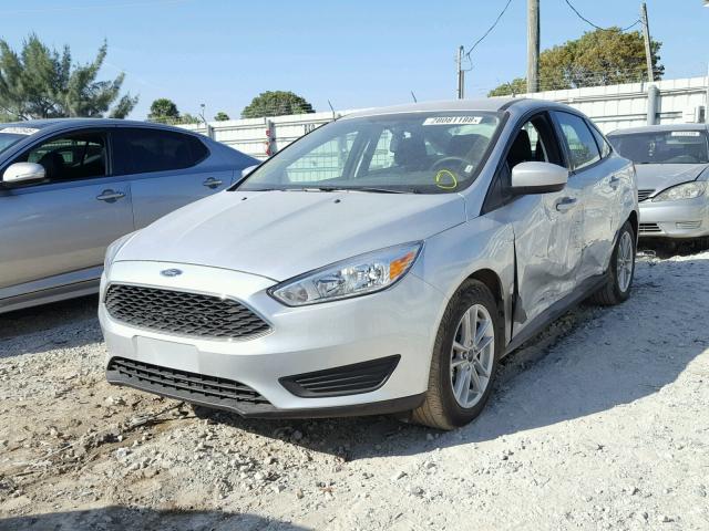 1FADP3F28JL212271 - 2018 FORD FOCUS SE SILVER photo 2