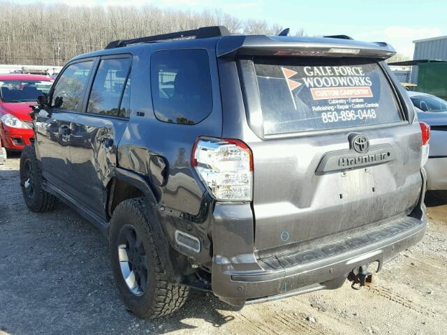 JTEBU5JR2C5097566 - 2012 TOYOTA 4RUNNER SR GRAY photo 3