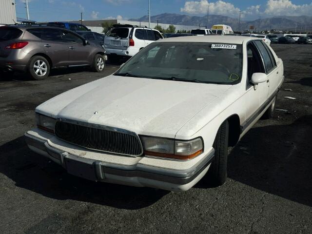 1G4BT5376PR415704 - 1993 BUICK ROADMASTER WHITE photo 2