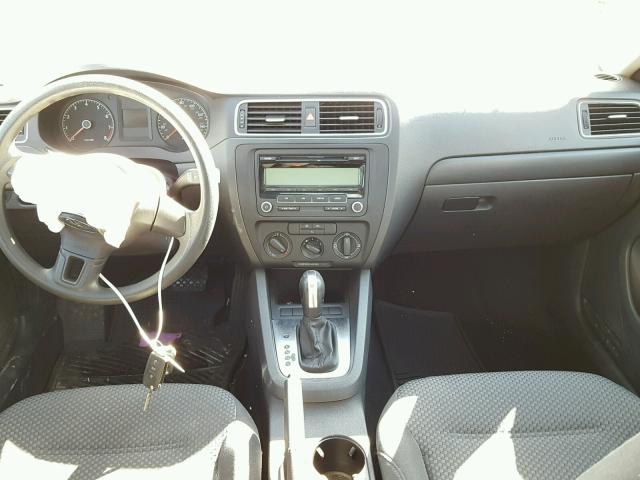 3VW2K7AJ9BM382576 - 2011 VOLKSWAGEN JETTA BASE 灰色 照片 9