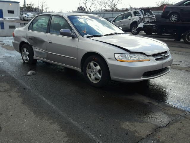 1HGCG1651XA013105 - 1999 HONDA ACCORD EX SILVER photo 1