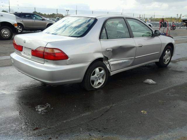 1HGCG1651XA013105 - 1999 HONDA ACCORD EX SILVER photo 4