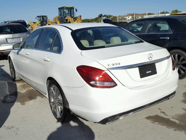 55SWF4JB9FU085106 - 2015 MERCEDES-BENZ C 300 WHITE photo 3