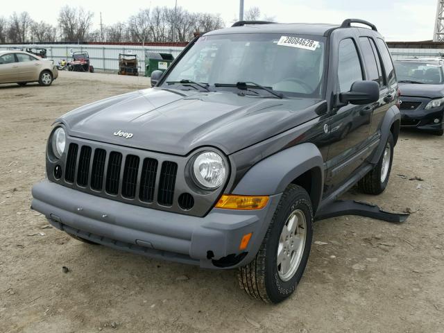 1J4GL48KX6W139586 - 2006 JEEP LIBERTY SP GREEN photo 2