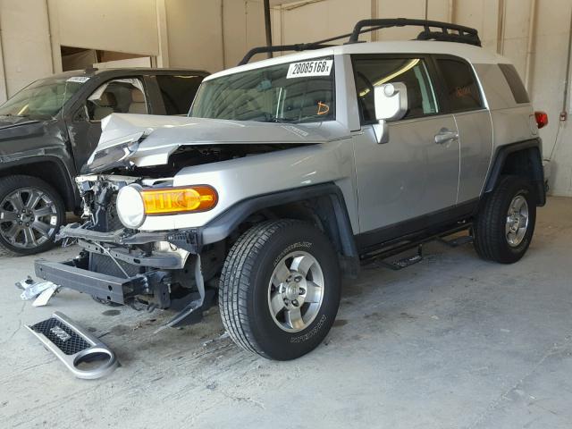 JTEBU11F18K019366 - 2008 TOYOTA FJ CRUISER SILVER photo 2