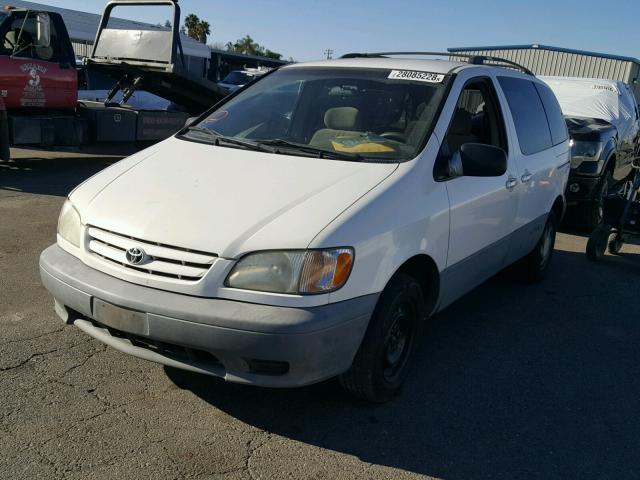 4T3ZF13C61U369475 - 2001 TOYOTA SIENNA LE WHITE photo 2