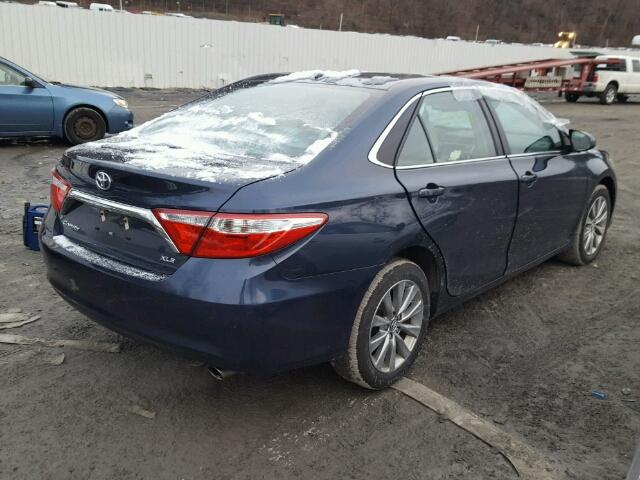 4T1BF1FKXGU604045 - 2016 TOYOTA CAMRY LE BLUE photo 4