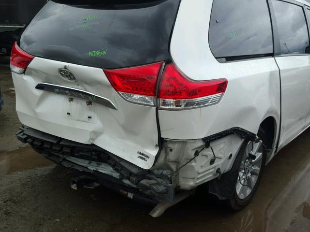 5TDDK3DCXCS038757 - 2012 TOYOTA SIENNA XLE WHITE photo 9