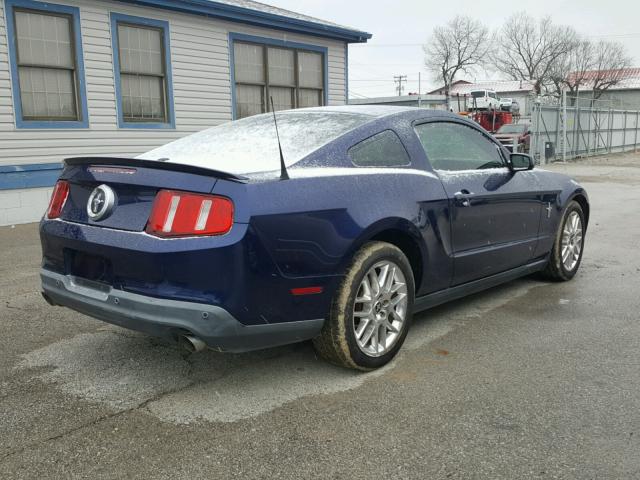 1ZVBP8AM9C5232086 - 2012 FORD MUSTANG BLUE photo 4