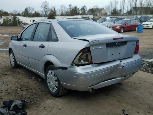 1FAFP34NX5W176285 - 2005 FORD FOCUS ZX4 SILVER photo 3