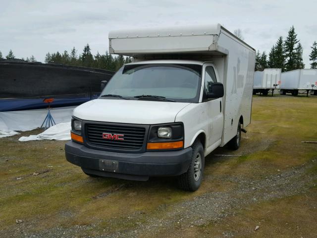 1GDHG31C581234838 - 2008 GMC SAVANA CUT WHITE photo 2