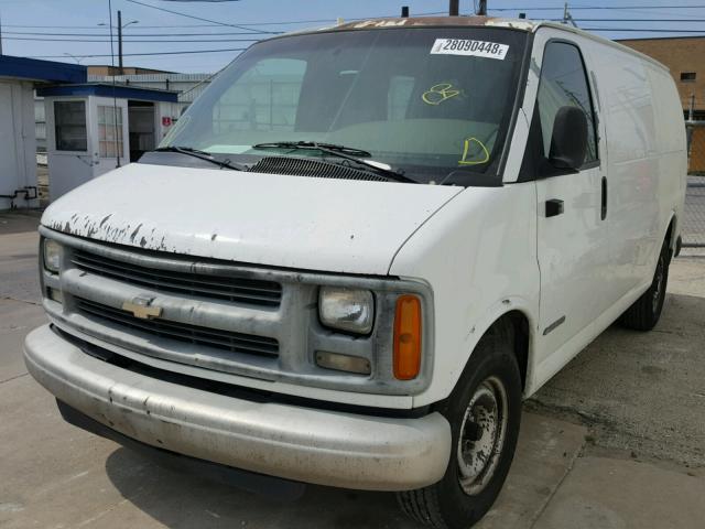 1GCFG25W8Y1201407 - 2000 CHEVROLET EXPRESS G2 WHITE photo 2