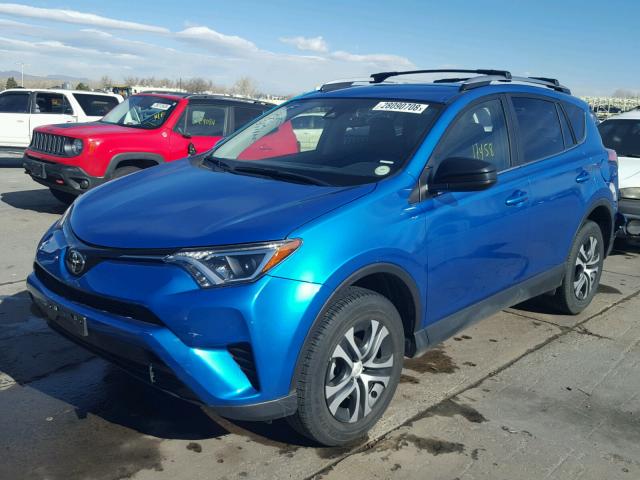 JTMBFREV4HJ130210 - 2017 TOYOTA RAV4 LE BLUE photo 2