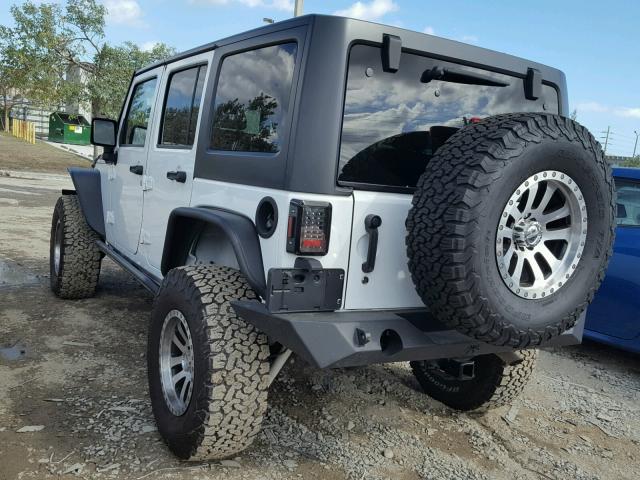 1C4HJWDG0GL265939 - 2016 JEEP WRANGLER U WHITE photo 3