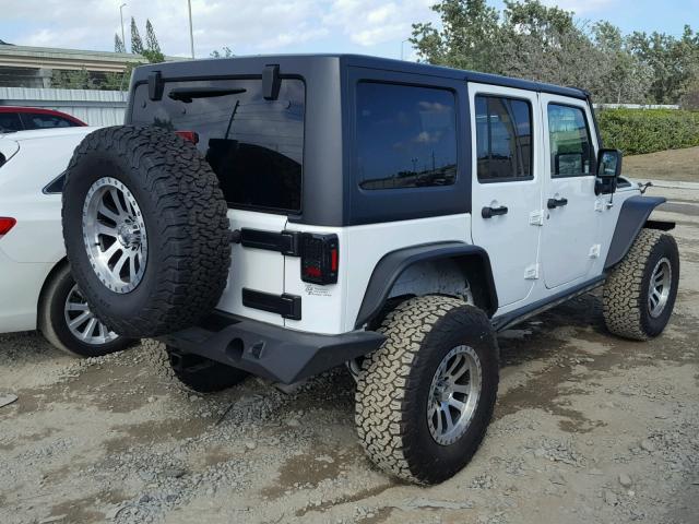 1C4HJWDG0GL265939 - 2016 JEEP WRANGLER U WHITE photo 4