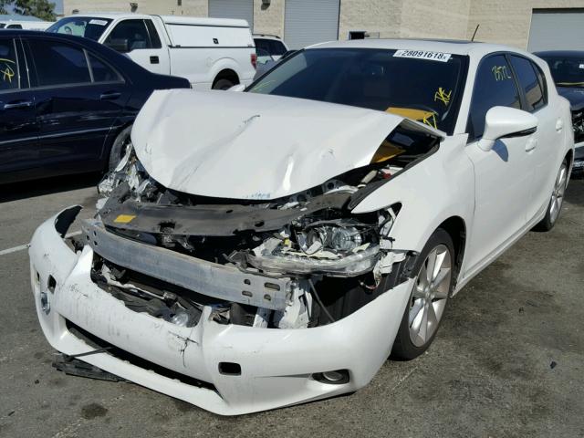 JTHKD5BH6B2007098 - 2011 LEXUS CT 200 WHITE photo 2