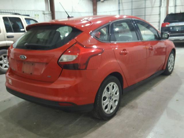 1FAHP3K20CL140623 - 2012 FORD FOCUS SE RED photo 4