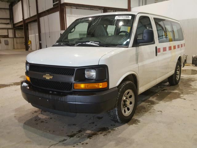 1GCSHAF44E1124730 - 2014 CHEVROLET EXPRESS G1 WHITE photo 2