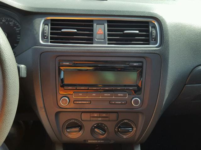 3VW2K7AJXDM220796 - 2013 VOLKSWAGEN JETTA BASE თეთრი ფოტო 9