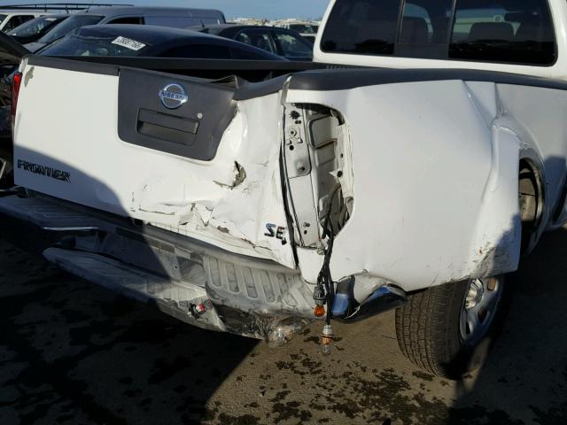 1N6BD06T68C401509 - 2008 NISSAN FRONTIER K WHITE photo 9