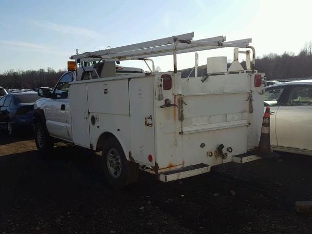 1GBHK24U75E163538 - 2005 CHEVROLET SILVERADO WHITE photo 3