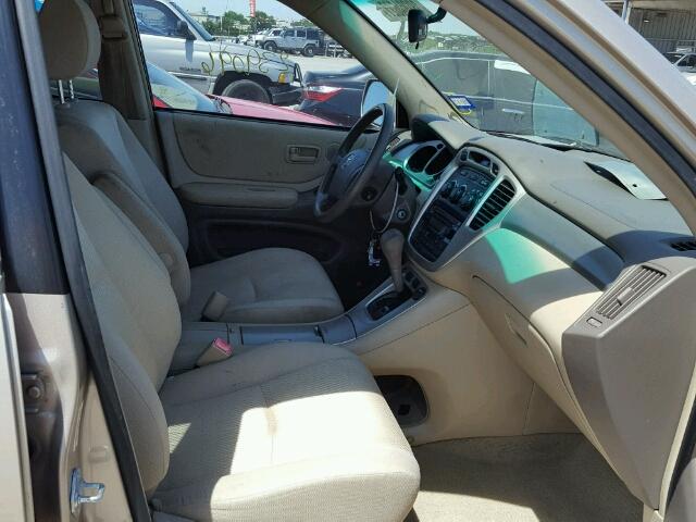 JTEGP21AX40033330 - 2004 TOYOTA HIGHLANDER TAN photo 5