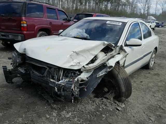 YV1RS58D812048304 - 2001 VOLVO S60 2.4T WHITE photo 2