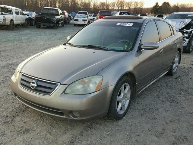 1N4BL11D04C167167 - 2004 NISSAN ALTIMA SE GOLD photo 2