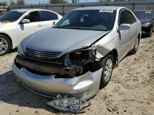 4T1BE32K75U034801 - 2005 TOYOTA CAMRY LE SILVER photo 2