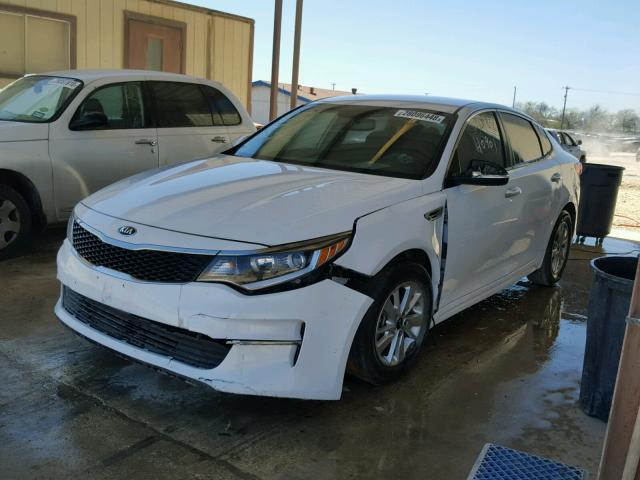 5XXGT4L39GG040332 - 2016 KIA OPTIMA LX WHITE photo 2