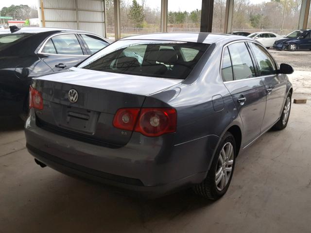 3VWRG71K75M620499 - 2005 VOLKSWAGEN NEW JETTA GRAY photo 4