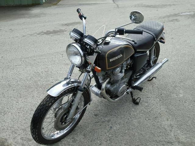 CB500T1026013 - 1975 HONDA CB500 Braun Foto 2