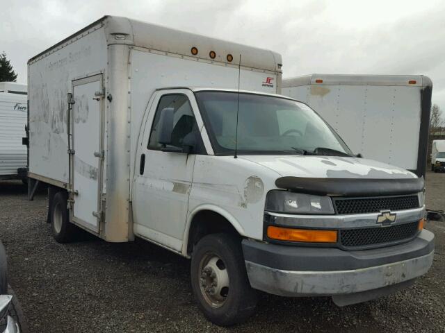 1GBJG31K381177928 - 2008 CHEVROLET EXPRESS G3 WHITE photo 1