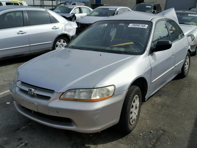 1HGCF86652A066662 - 2002 HONDA ACCORD VAL SILVER photo 2