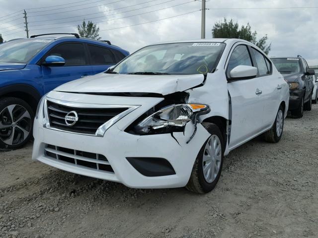 3N1CN7AP8JL838416 - 2018 NISSAN VERSA S WHITE photo 2