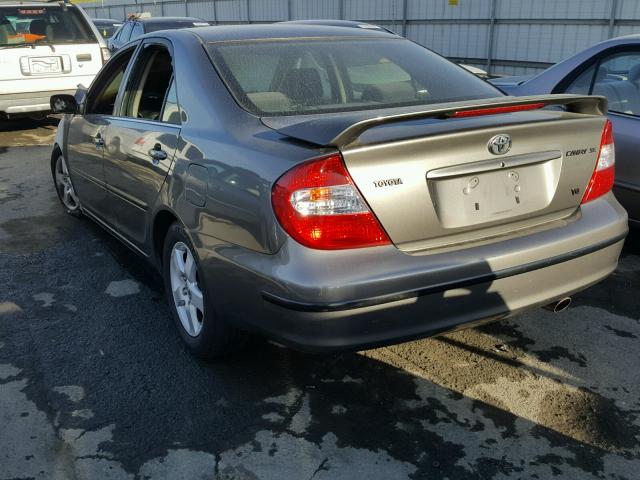 JTDBF32K720063946 - 2002 TOYOTA CAMRY LE GRAY photo 3