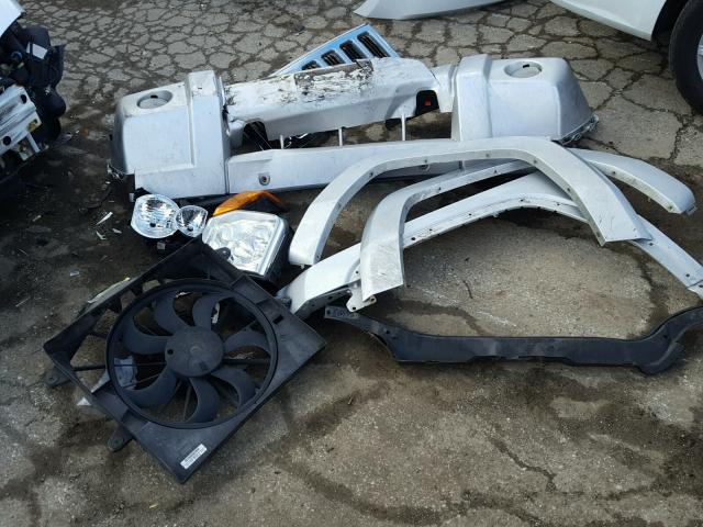 1J8HG48K87C669775 - 2007 JEEP COMMANDER SILVER photo 9