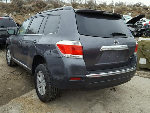 5TDBK3EH1DS237182 - 2013 TOYOTA HIGHLANDER GRAY photo 3