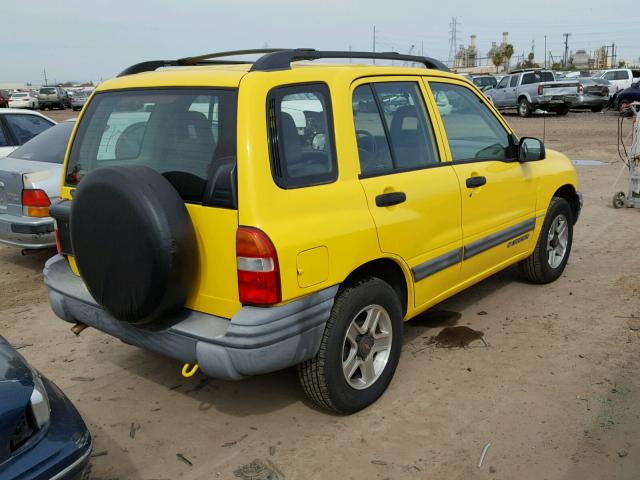 2CNBE13C426946873 - 2002 CHEVROLET TRACKER YELLOW photo 4