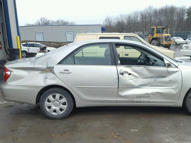 4T1BE32K72U011563 - 2002 TOYOTA CAMRY LE SILVER photo 9