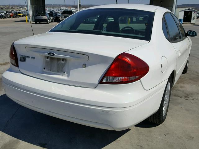 1FAFP53U25A254009 - 2005 FORD TAURUS SE WHITE photo 4