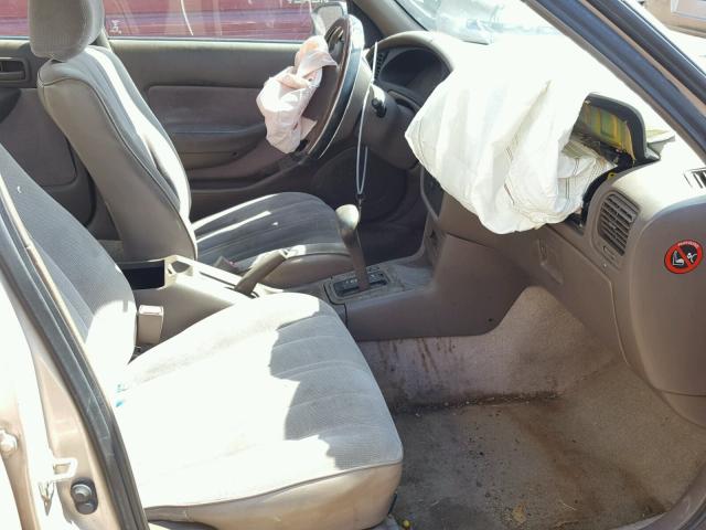 4T1BG12K0TU703938 - 1996 TOYOTA CAMRY DX BEIGE photo 5