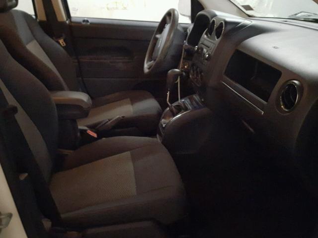 1J4FF47B29D188723 - 2009 JEEP COMPASS SP WHITE photo 5