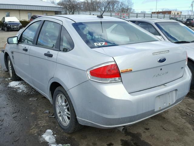 1FAHP35N78W156457 - 2008 FORD FOCUS SE SILVER photo 3