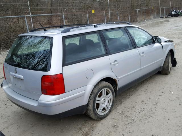 WVWWH23B2YE329096 - 2000 VOLKSWAGEN PASSAT GLX SILVER photo 4